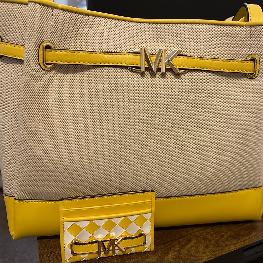 NWT Michael Kors Reed golden yellow large belted tote and NWT card holder